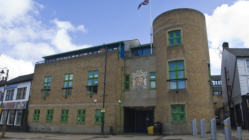 Dunstable woman 'killed partner for urinating in conservatory' BBC News