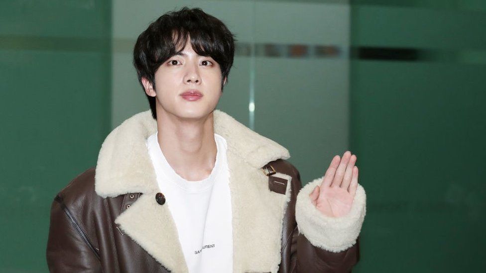 ARMYs Express Concern Over Airport Security Personnel's Treatment Of BTS's  Jungkook - Koreaboo