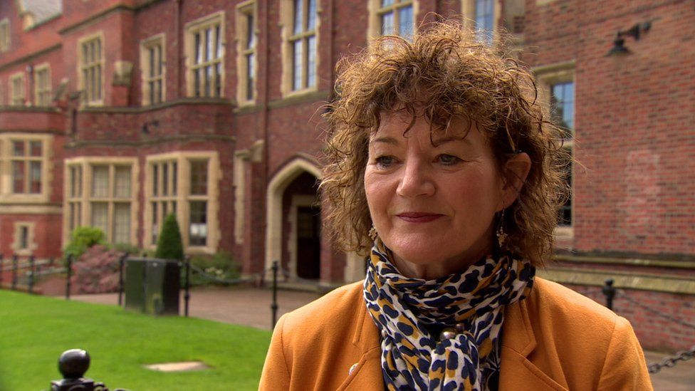Dr Anna Gavin