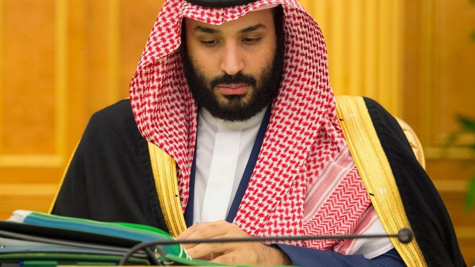 Saudi Crown Prince Mohammed bin Salman attends a cabinet meeting in Riyadh, Saudi Arabia (28 November 2017)
