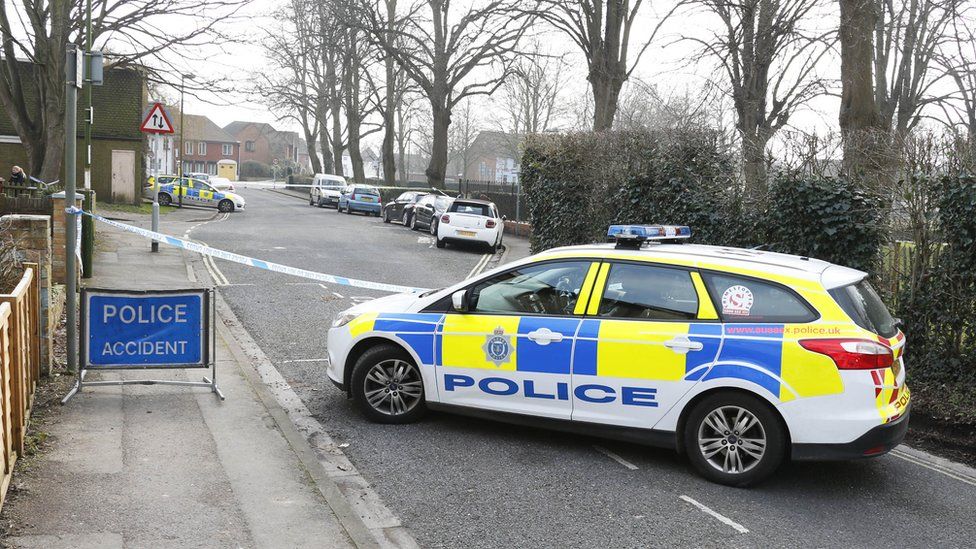 Chichester man held after teenager dies from stab wounds - BBC News