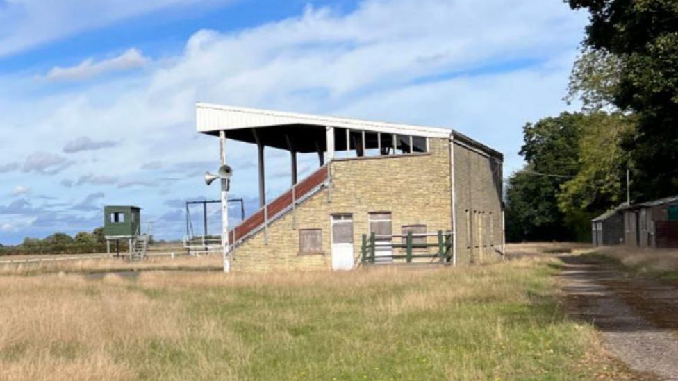 Cottenham horse racing grandstand to new home BBC News