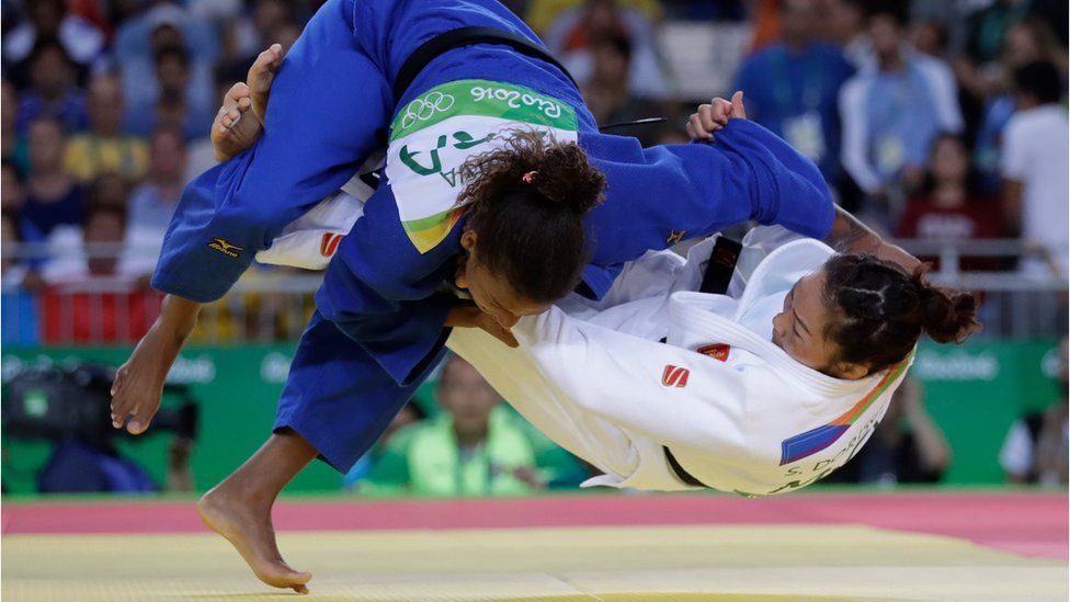 Silva beat beating Sumiya Dorjsuren of Mongolia on Monday