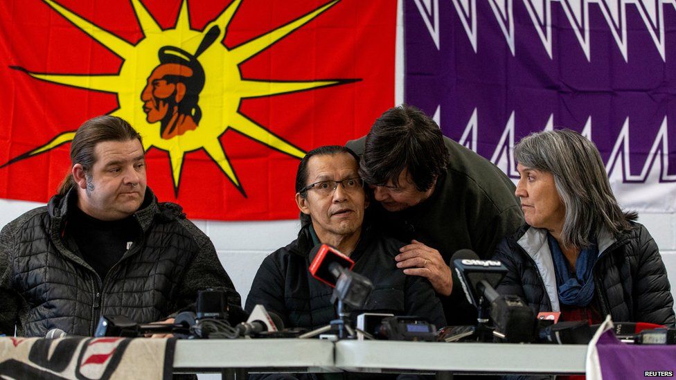 Members of the Mohawk nation met with Wet'suwet'en hereditary chiefs on Friday to reiterate their support