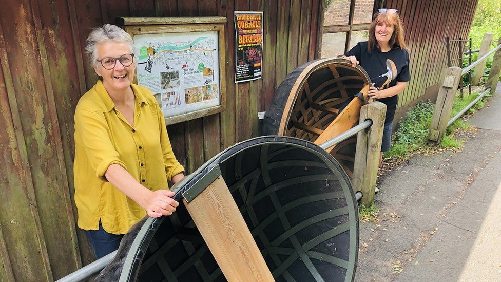 Julia Tinker and Marion Blockley from the Ironbridge Coracle Trust