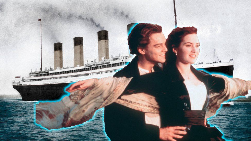 Leonardo Dicaprio and Kate Winslet in front of the Titanic