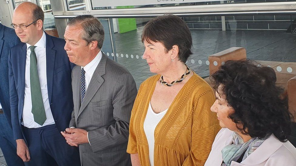 Nigel Farage and Welsh Assembly members of the Brexit Party