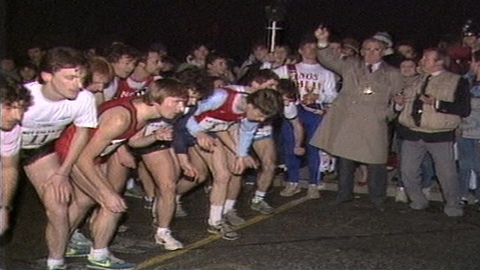 Athletes at start line in 1986