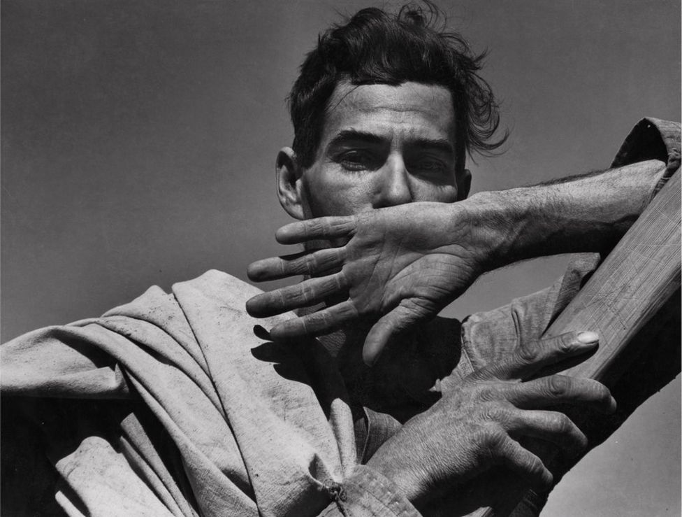 _102123920_3.-dorothea-lange-migratory-cotton-picker-eloy-arizona-1940-the-oakland-museum-of-california.jpg