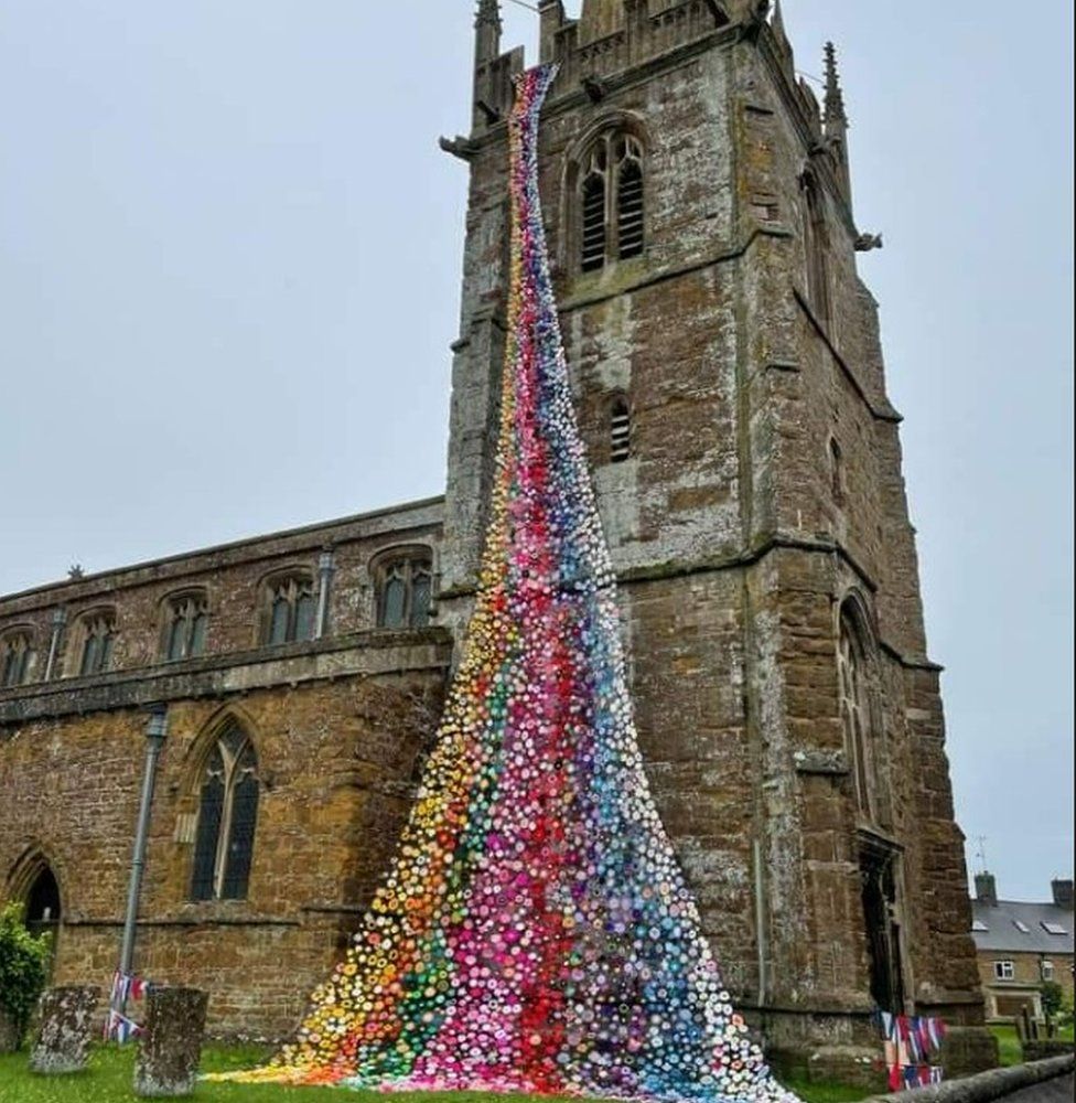 Platinum Jubilee Woolly blooms cascade from Middleton Cheney church