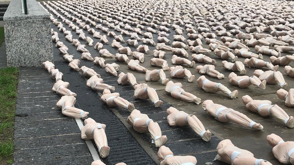 FIGURES LIE IN THE CITY HALL