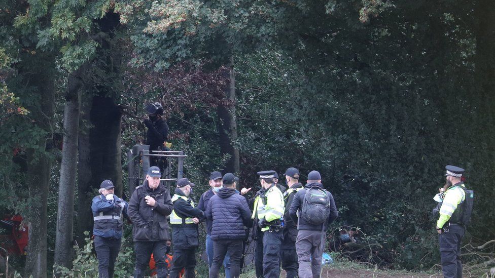 Police and security teams moved in to remove protestors from woodland in Buckinghamshire.