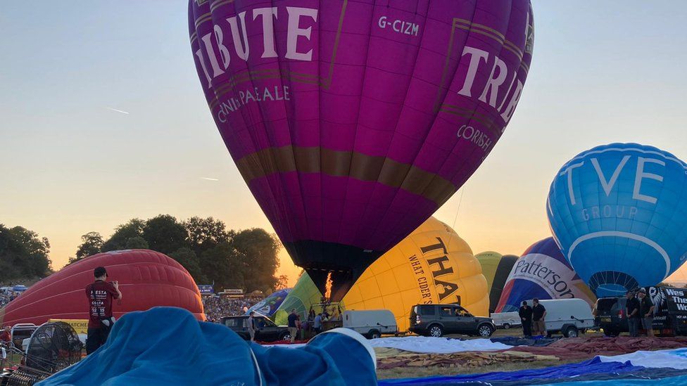 Bristol Balloon Fiesta Perfect conditions for second ascent BBC News