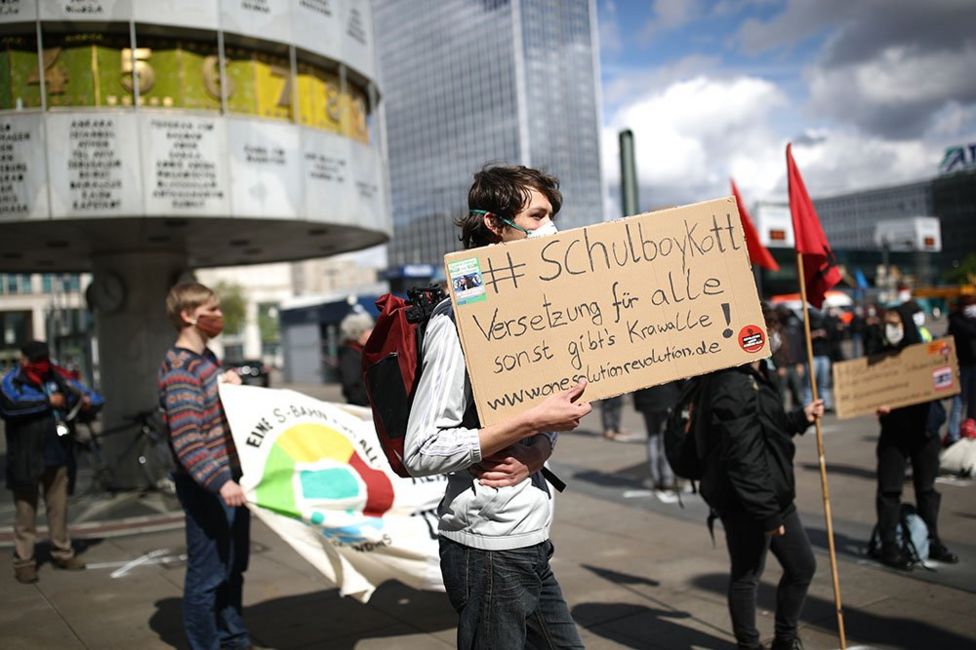 In pictures May Day protests around the world BBC News