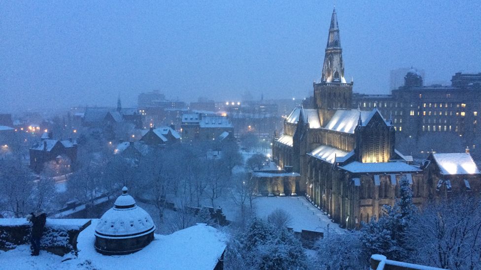 Your Pictures As Snow Blankets Scotland - BBC News