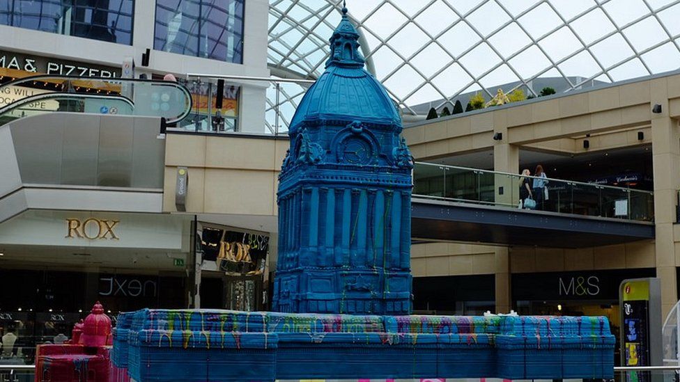 Leeds Town Hall cake