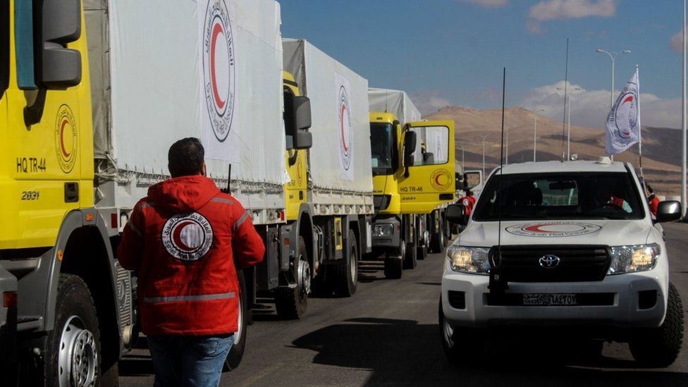 Photo posted by Syrian Arab Red Crescent showing lorries waiting to deliver aid to Kafr Batna and Saqba (30 October 2017)