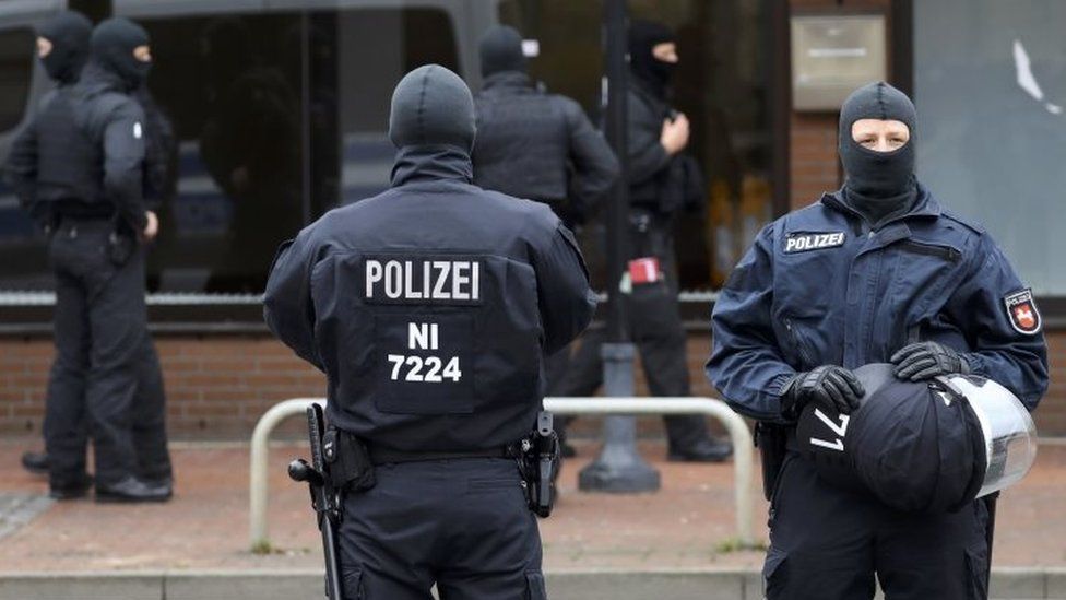 Two German-born Terror Suspects To Be Deported - BBC News