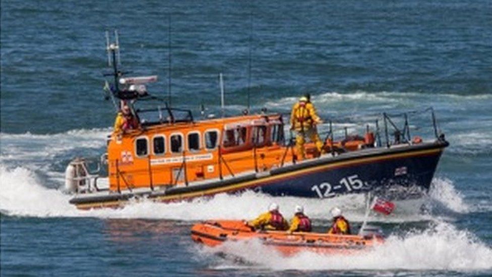 10,000 Signatures To Save New Quay RNLI Lifeboat - BBC News