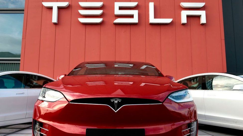 Tesla surpasses $1 trillion valuation after Hertz order - BBC News