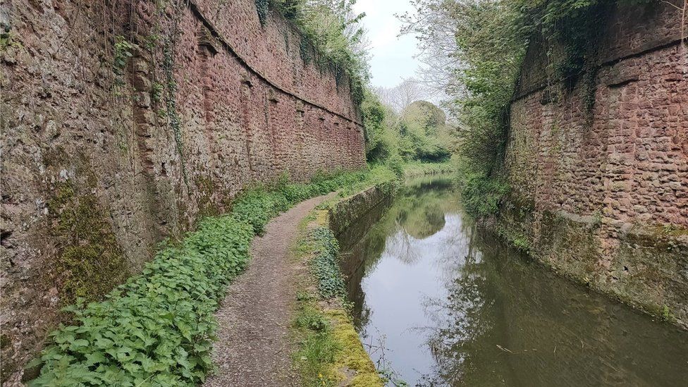 The Bridgwater And Taunton Canal Towpath Near West Street In Bridgwater