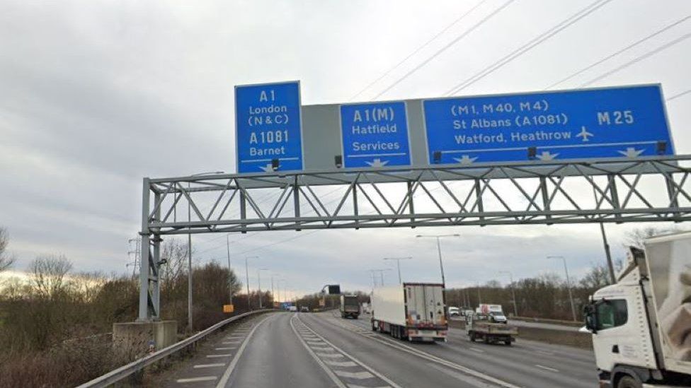 m25-closed-in-hertfordshire-after-multi-vehicle-collision-bbc-news