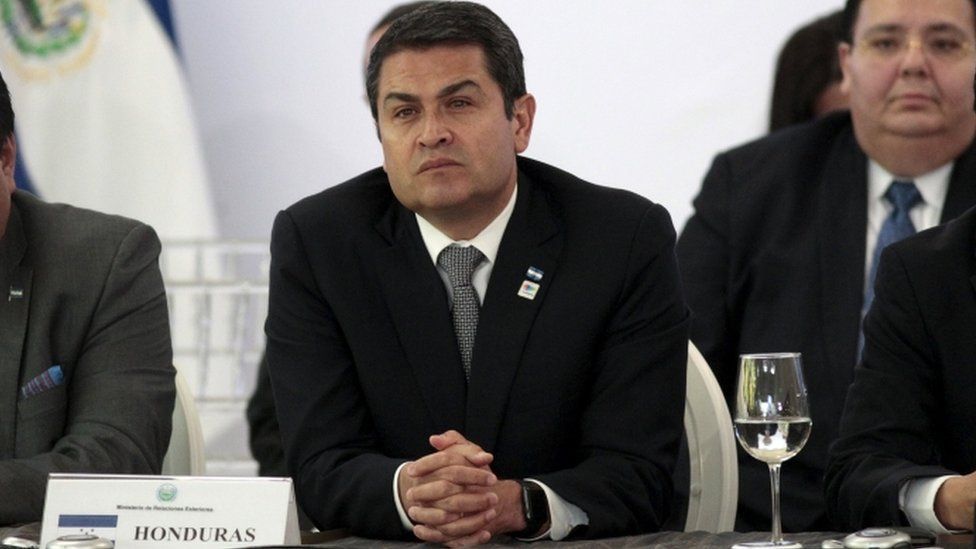 Honduras" President Juan Orlando Hernandez (C) participates in a meeting on the XLVI presidential summit of the Central American Integration System (SICA) in San Salvador, El Salvador December 18, 2015.