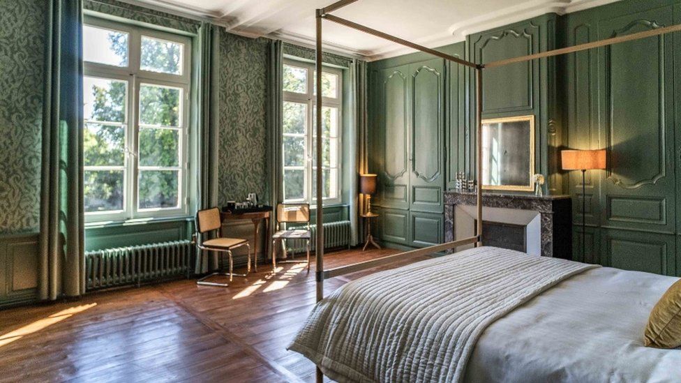 A bedroom at Chateau Le Fleur
