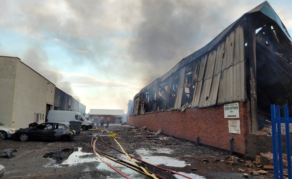 People evacuated after 'significant' Kidderminster industrial fire ...