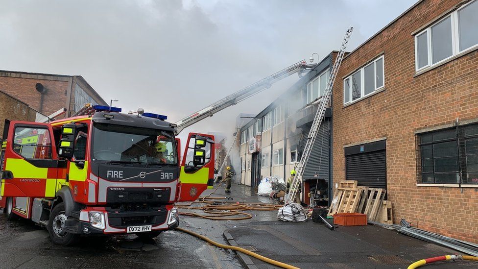 Crews Remain At Birmingham Warehouse Fire - BBC News