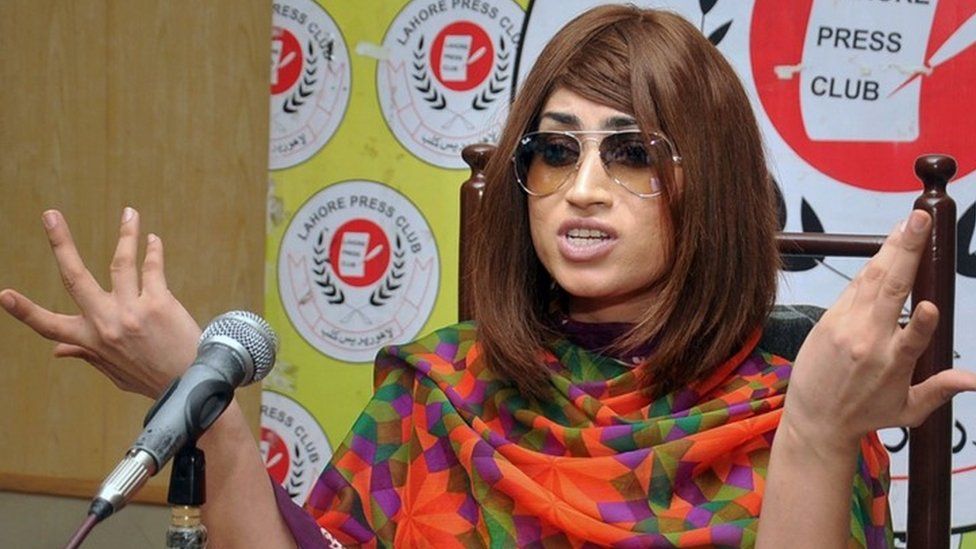 Qandeel Baloch speaks during a press conference in Lahore (28 June 2016)