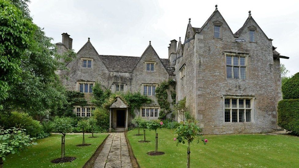 La facciata della casa di Kelmscott Manor