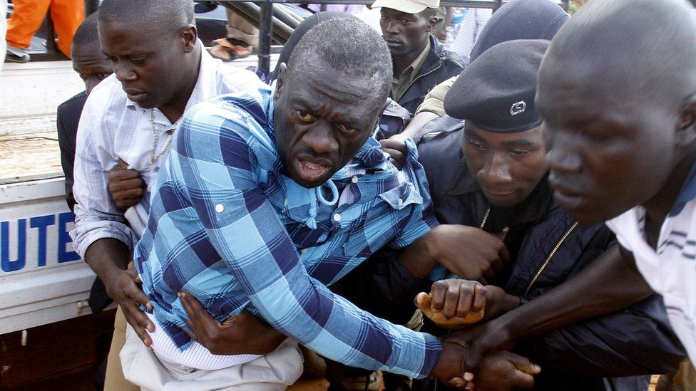 Kizza Besigye being arrested in October 2016 in Uganda