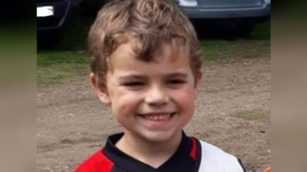 Curtis Myles: Tributes to boy who died after Knaphill van crash - BBC News