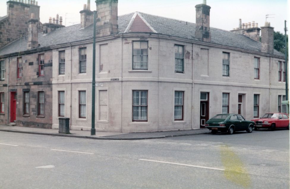 Exhibition will provide snapshot of life in 1970s Maryhill - BBC News