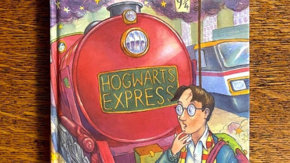 Harry Potter book found in Highland bookshop sells for £55,104 - BBC News