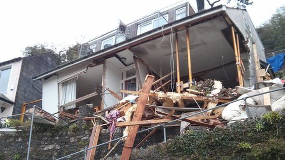 The landslip and damage to Veronica Flats in Looe