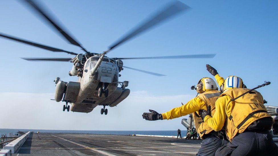 USS Portland conducts flight operations in the Gulf of Aden (9 November)
