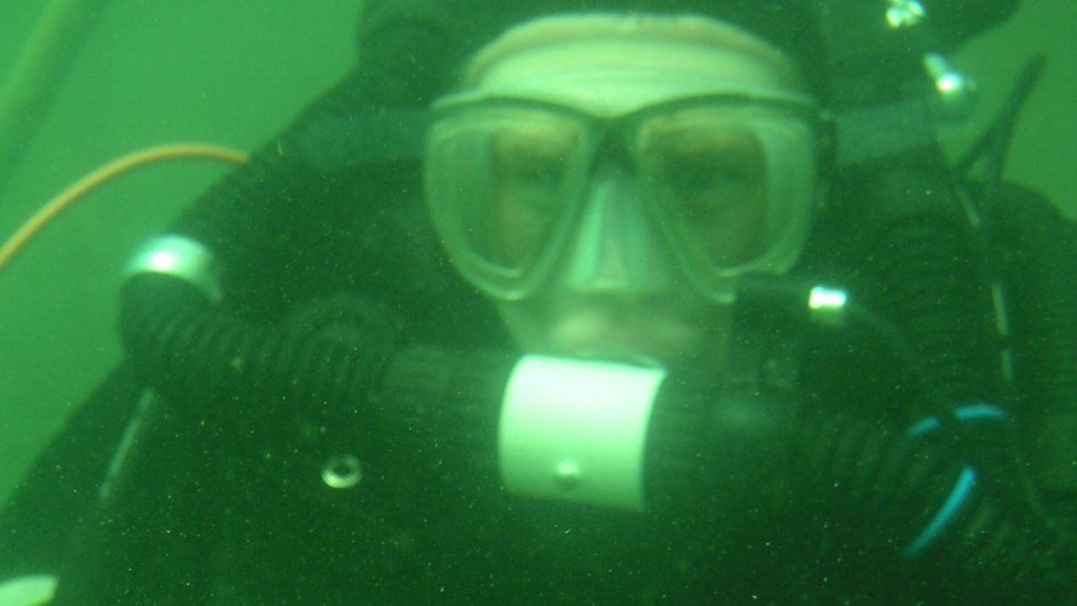 Lex in diving mask