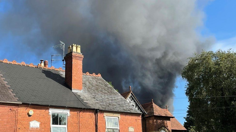 People evacuated after 'significant' Kidderminster industrial fire ...