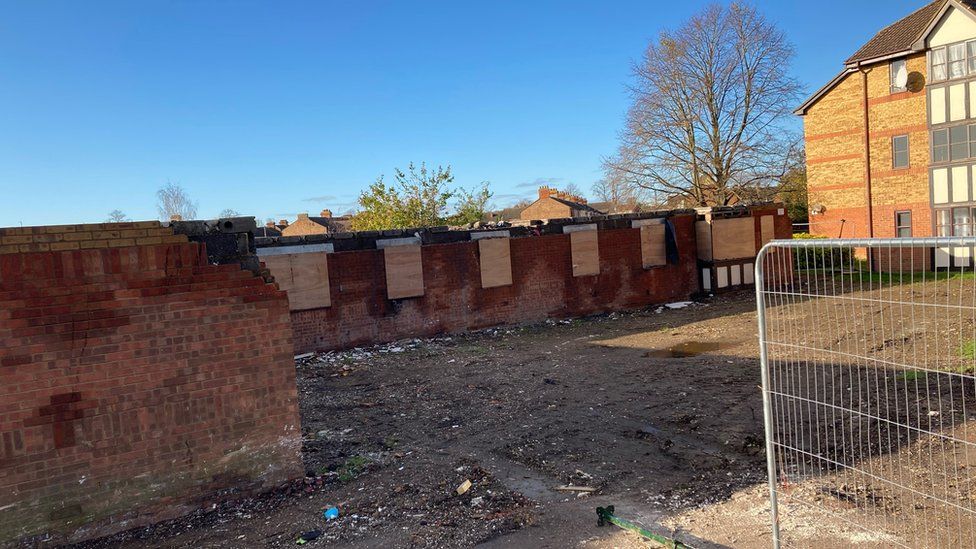 Bedford flats explosion resident says belongings were stolen BBC News