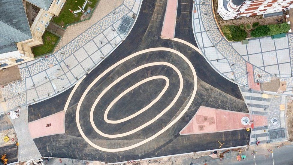 Roundel at Broadway from above