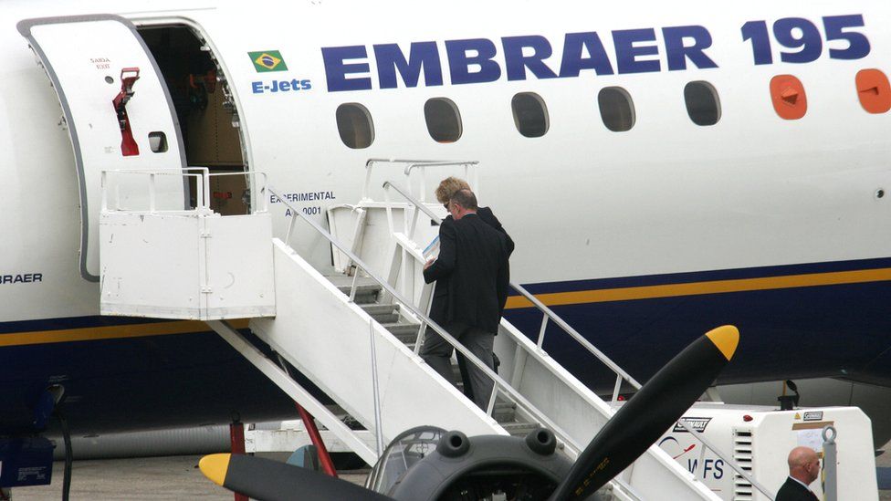 File picture of Embraer 195