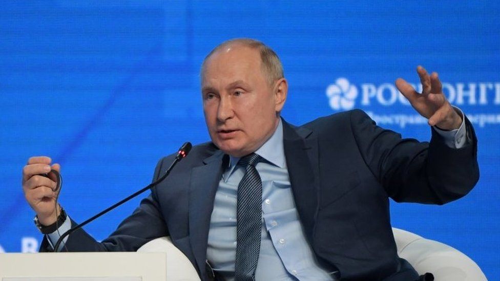 Президент России Владимир Путин выступает на энергетическом форуме в Москве, Россия. Фото: 13 октября 2021 г.