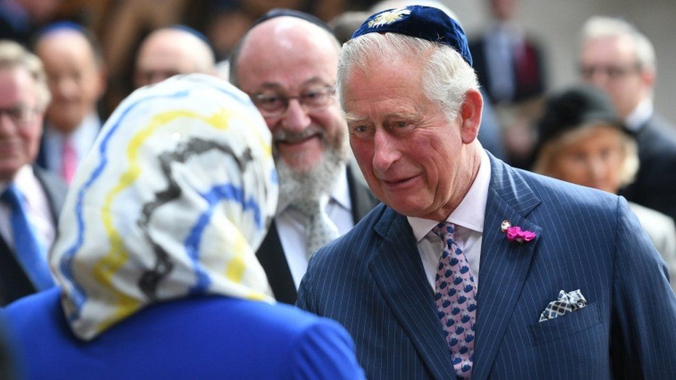 The Prince of Wales met members of Northern Ireland's Jewish community during a visit to a Belfast synagogue