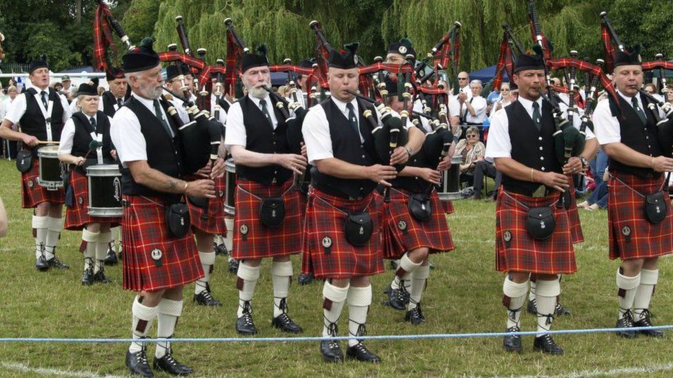 Corby Highland Gathering returns for first time in four years - BBC News