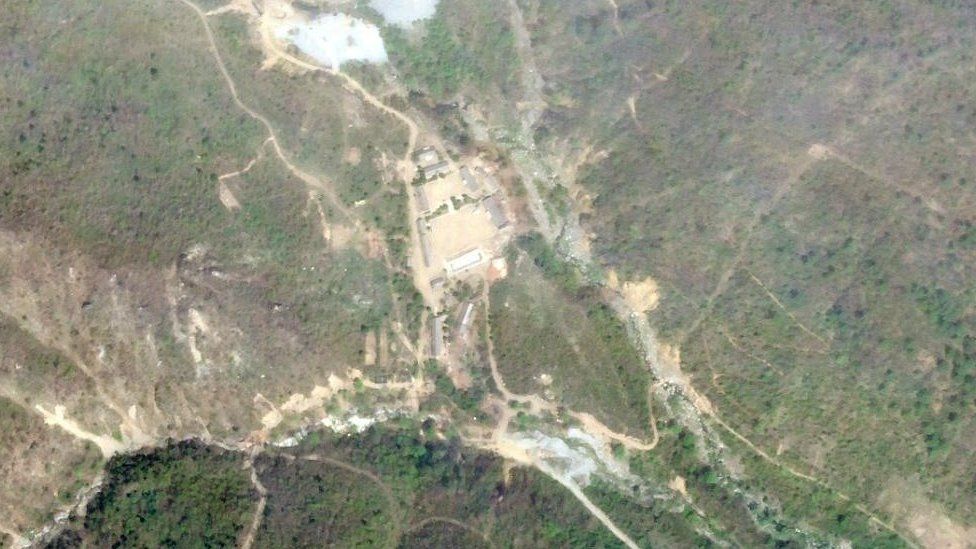 Una foto satellitare del sito di test nucleare di Punggye-Ri in Corea del Nord il 14 maggio 2018. Planet Labs Inc/Handout via REUTERS ATTENZIONE EDITORI - QUESTA IMMAGINE È STATA FORNITA DA UNA TERZA PARTE. NON RISALE. NESSUN ARCHIVIO. Punggye-Ri / P'unggyeri / Punggyeri