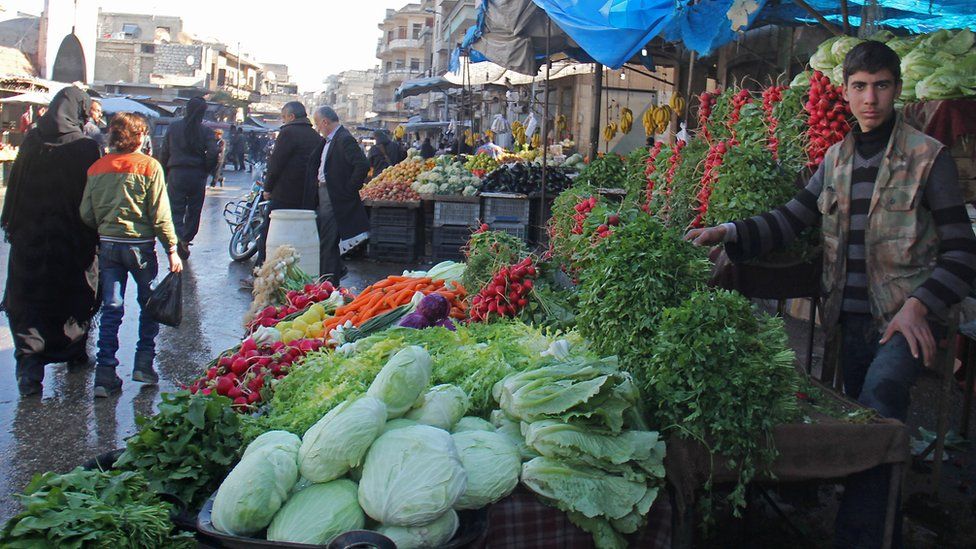A general view shows a vegetable market in the northerwestern Syrian city of Idlib on November 26, 2016.