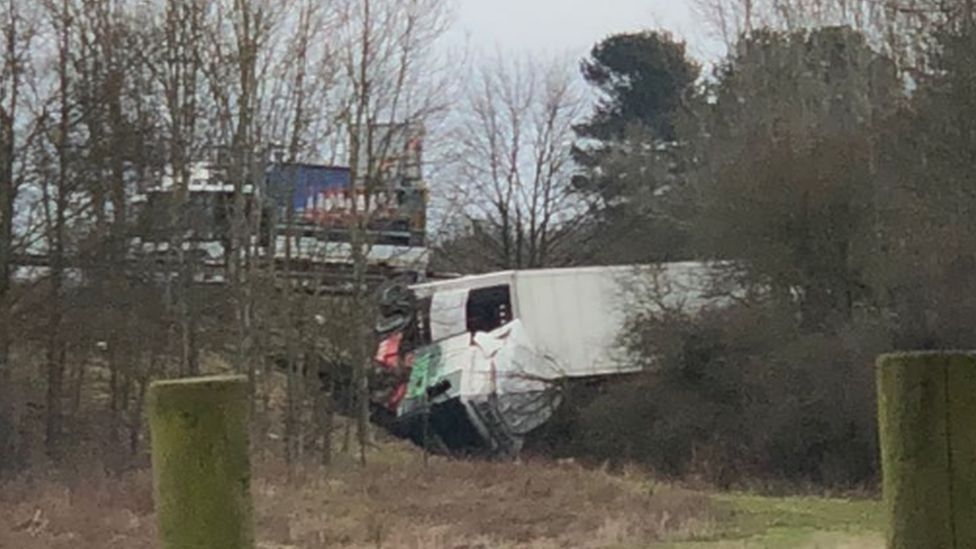 M25 Waltham Abbey fatal crash Family 'devastated' BBC News