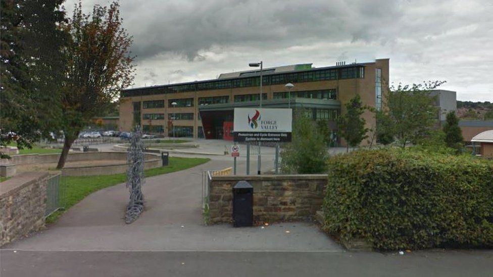 Sheffield teacher Lynsey Haycock dies after classroom fall - BBC News